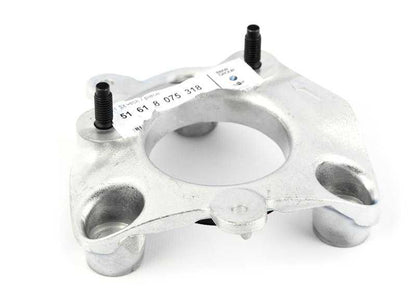Rechte Unterstützung von vorderen Stoßdämpfer OEM 51618075318 für BMW F97, F97N, F98, F98N. Original BMW.