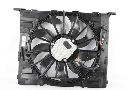 Carcasa con ventilador del radiador OEM 17427953399 para BMW G30, G31, G32, G11, G12, G14, G15, G16. Original BMW.