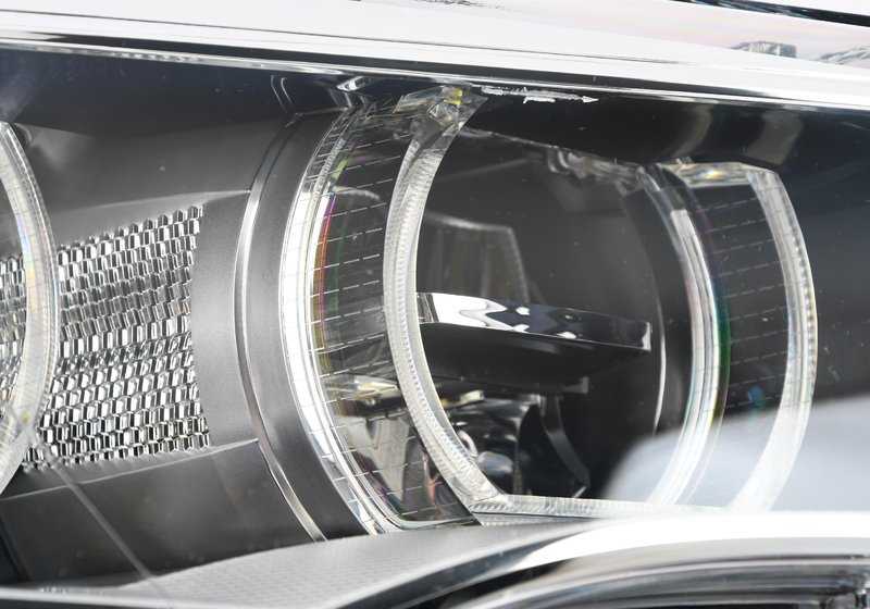 Faro delantero derecho LED OEM 63117359372 para BMW X5 E70 y X6 E71. Pieza original BMW.