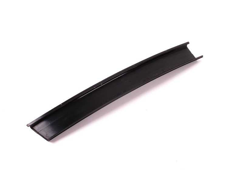 Embellecedor interior guía ventana derecha OEM 51348159882 para BMW E39. Original BMW.