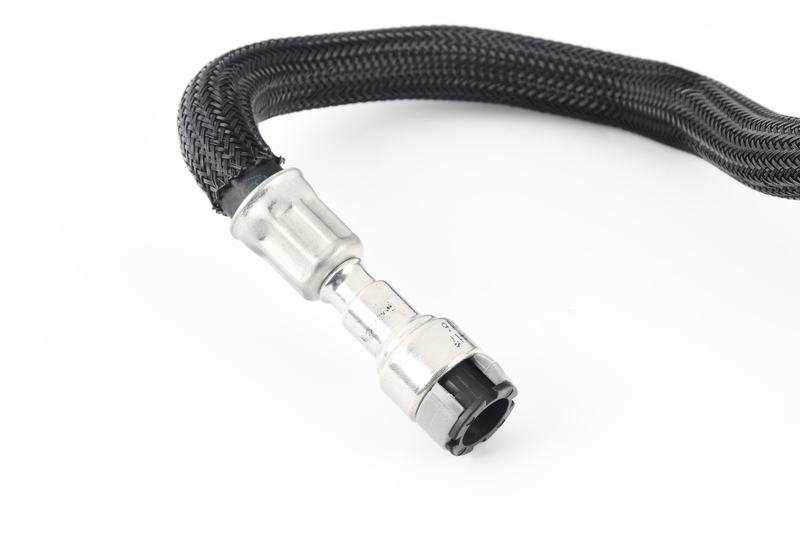 Manguera de combustible para BMW X5 E70, X6 E71 (OEM 13537582065). Original BMW