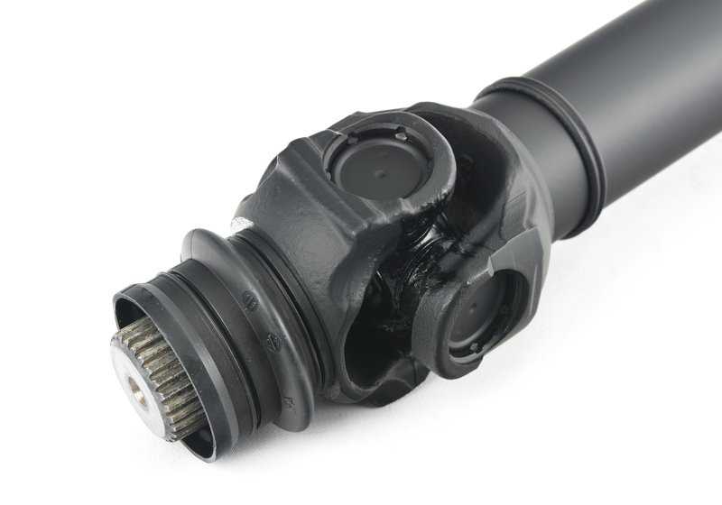 Cardán delantero OEM 26209425909 para BMW X3 F25 y F26 (modelos xDrive20d, xDrive20i) con cambio manual o automático y tracción total. Compatible con motores N47, B47 y N20. Original BMW.