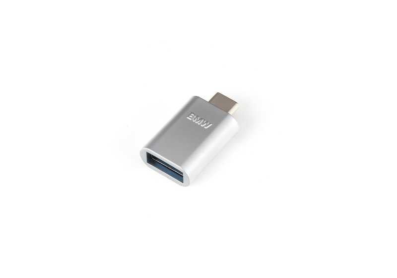 Adaptador USB-C a USB-A OEM 61122470922 para BMW F40, F45, F46, G20, G21, F90, G30, G31, G38, G32, G11, G12, G14, G15, G16, F48, F49, F39, G01, G08, F97, G02, F98, G05, G06, G07. Original BMW.