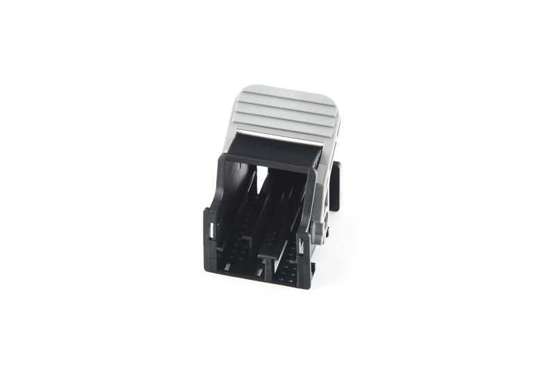 Tapa protectora conector OEM 63117386753 para BMW F30 316d, 316i, 318d (todos los modelos compatibles del 07/2015 al 10/2018). Recambio original BMW.