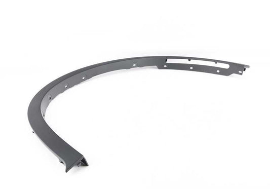 Aletín paso de rueda delantero izquierdo OEM 51777319843 para BMW F16. Original BMW.