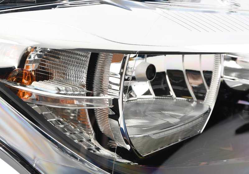 Faros delanteros halógenos derecho OEM 63117365600 para BMW F30, F31. Original BMW.
