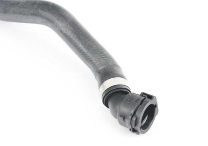Manguera superior del radiador a la bomba de refrigerante OEM 17128514222 para BMW F15, F16. Original BMW.