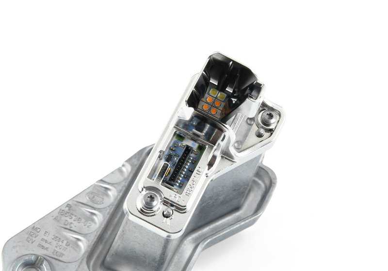 Módulo LED intermitente derecho OEM 63117352554 para BMW F10, F11. Compatible con versiones 518d y 520d. Recambio original BMW.