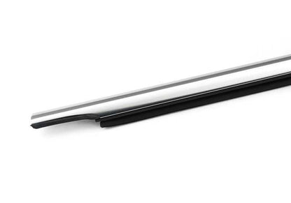 Cubierta exterior del marco de la puerta trasera izquierda OEM 51357182291 para BMW F10, F11. Original BMW.