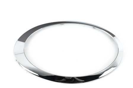Anillo embellecedor faros delantero derecho cromado OEM 51137351372 para MINI Clubman F54, F54 LCI. Original MINI.