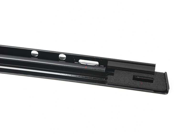 Embellecedor marco de ventana superior puerta trasera izquierda para BMW F90, G30 (OEM 51357390125). Original BMW