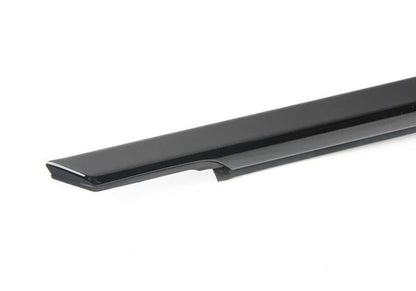 Cubierta exterior de marco de puerta delantera derecha OEM 51337404026 para BMW F90, G30, G31, G38. Original BMW.