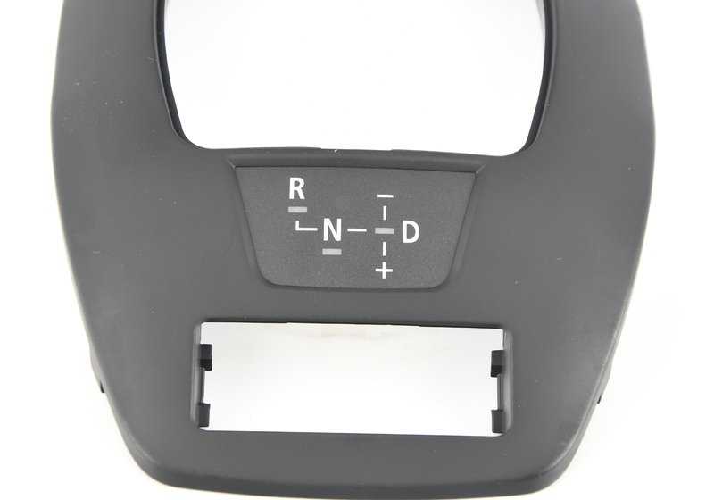Embellecedor interior puerta OEM 51167158479 para BMW E81, E87. Original BMW.