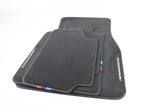 ME Performance Oema platziert 51472465744 für BMW G30, G30N, G31, G31N, F90. Komplette BMW Original Teppichspiel, Sportdesign mit M Performance -Logo, perfekte Anpassung und hochwertige Materialien.