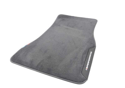Alfombrillas M Performance OEM 51472465744 para BMW G30, G30N, G31, G31N, F90. Juego completo de alfombrillas originales BMW, diseño deportivo con logotipo M Performance, ajuste perfecto y materiales de alta calidad.