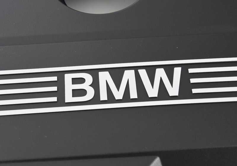 Cubierta del motor OEM 11148676205 para BMW G42, G20, G21, G22, G23, G26, G01, G02, G29. Original BMW