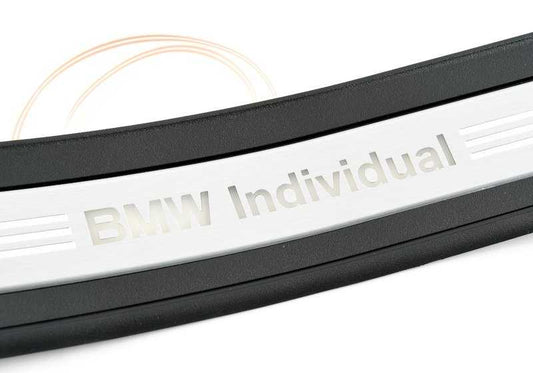 Involta l'ingresso posteriore destro OEM 51478050044 per BMW F10, F11. BMW originale.