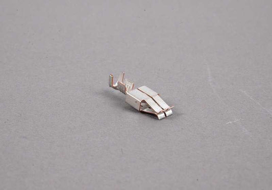 Conector eléctrico OEM 61131358924 para BMW E21, E30, E12, E28, E24, E23. Compatible con múltiples versiones antiguas de BMW Serie 3, 5, 6 y 7. Original BMW.
