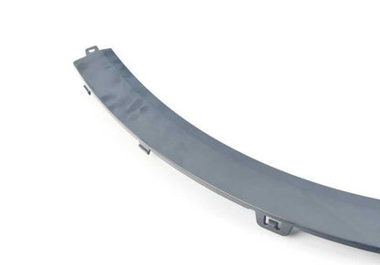 Embellecedor paso de rueda delantero derecho OEM 51778099204 para BMW X6 G06. Original BMW.