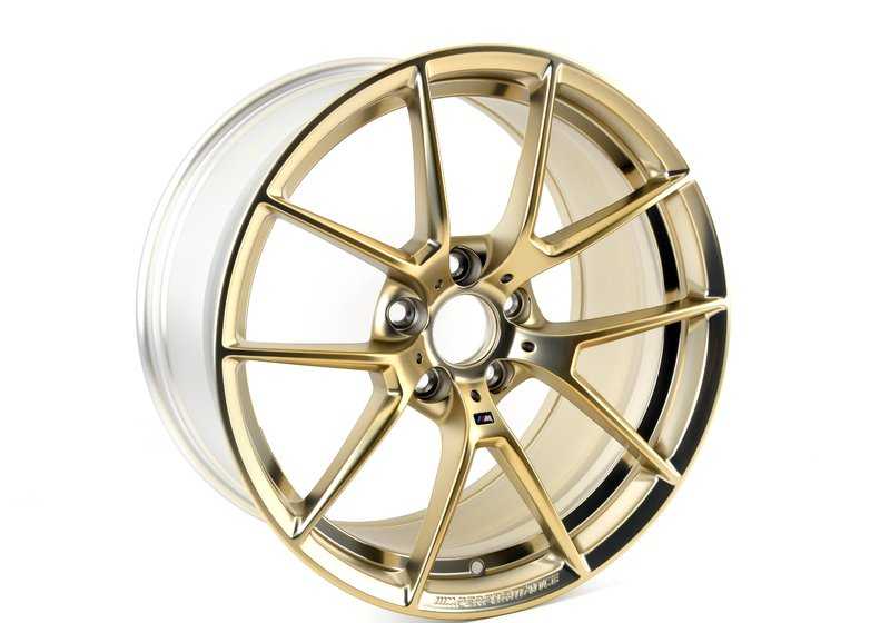 Llantas de aleación M Performance diseño Y-Spoke 763 OEM 36118097288 para BMW F87 y F87N. Acabado en oro mate. Original BMW.