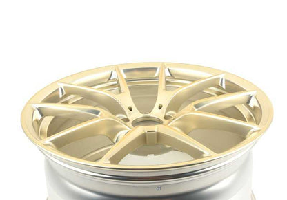 Llantas de aleación M Performance diseño Y-Spoke 763 OEM 36118097288 para BMW F87 y F87N. Acabado en oro mate. Original BMW.