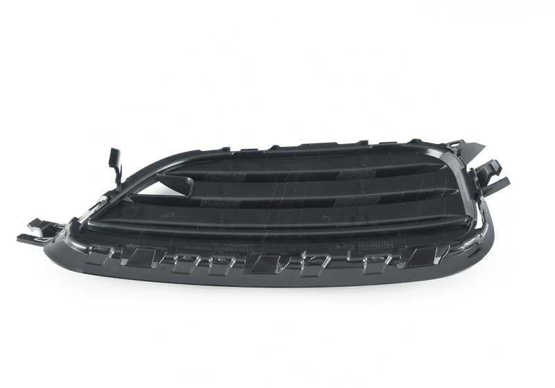 Rejilla lateral izquierda cerrada OEM 51117338513 para BMW X3 F25. Pieza original BMW. Ideal para sustituir la rejilla dañada del parachoques delantero en el lateral del conductor.