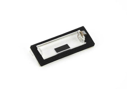 Luz de matrícula OEM 51138236878 para BMW E39. Original BMW.