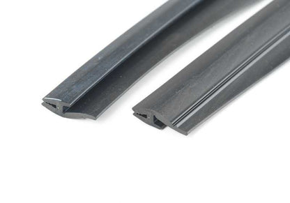 Junta para cassette del techo solar OEM 54107275842 para BMW F10 {518d, 520d}. Compatible con modelos fabricados entre 2010 y 2016. Original BMW.