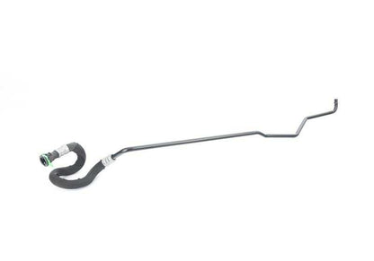 Tubo de aceite del radiador OEM 17227577639 para BMW E90, E91, E92, E84 (325i xDrive). Repuesto original BMW.