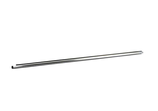 Junta exterior aluminio puerta delantera izquierda OEM 51337404203 para BMW F22, F23, F87. Original BMW.