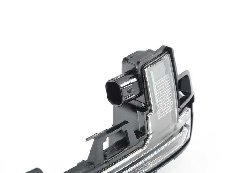 Luce intermittente aggiuntiva nello specchio destro per BMW X3 F97, G01, G08, X4 F98, G02, X5 F95, G05, X6 F96, G06, X7 G07, XM G09 (OEM 63137441440). BMW originale.