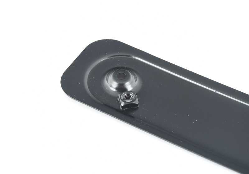 Aislante plástico OEM 51182263365 para BMW E36. Pieza original BMW diseñada para encajar perfectamente en múltiples componentes del vehículo, garantizando ajuste y durabilidad. Solo compatible con BMW E36. Original BMW.