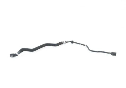 Tubo de purga del radiador OEM 17127856736 para BMW F90, F90N, F91, F92, F93. Original BMW.