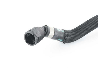 Tubo de purga del radiador OEM 17127856736 para BMW F90, F90N, F91, F92, F93. Original BMW.