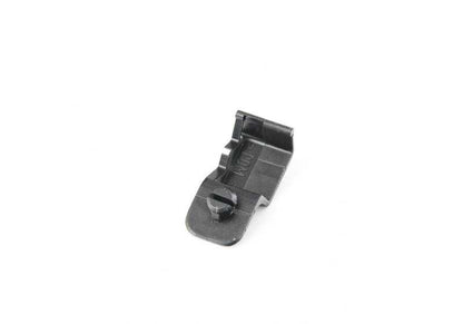 Soporte sujeta cables OEM 61131387066 para BMW E36, Z3. Compatible con modelos como 316i, 318i, entre otros. Pieza original BMW ideal para fijar cables eléctricos en el vehículo.