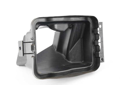 Conducto de aire izquierdo para radiador desplazado OEM 51747255419 para BMW F30 ActiveHybrid 3. Original BMW.