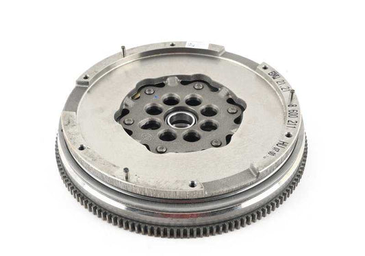 Volante bimasa OEM 21208600211 para BMW F52 120i y BMW F45/F46 220i (manual y automático). Compatible con tracción delantera. Original BMW.