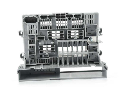 Scatola di distribuzione frontale OEM 61146978271 per BMW E87, E90, E91, E92, E93. BMW di riserva originale.