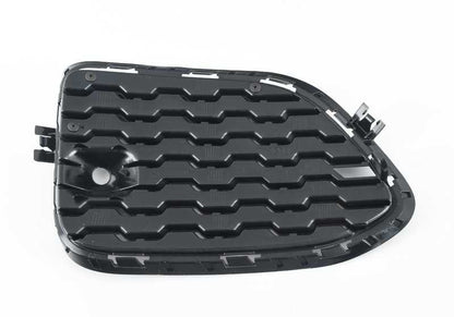 Rejilla lateral cerrada izquierda OEM 51118073667 para BMW F26. Original BMW.