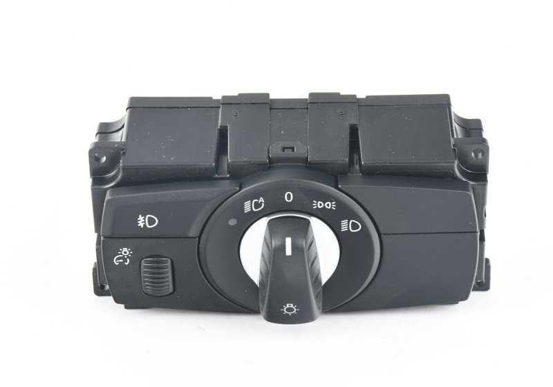 Interruptor de luces OEM 61319134728 para BMW X5 E70 y BMW X6 E71, E72. Compatible con modelos xDrive35i, xDrive35d, 3.0si, 4.8i, 3.5d, 50i, Hybrid X6. Original BMW.