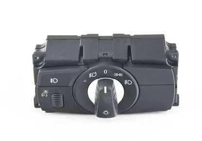 Interruptor de luces OEM 61319134728 para BMW X5 E70 y BMW X6 E71, E72. Compatible con modelos xDrive35i, xDrive35d, 3.0si, 4.8i, 3.5d, 50i, Hybrid X6. Original BMW.