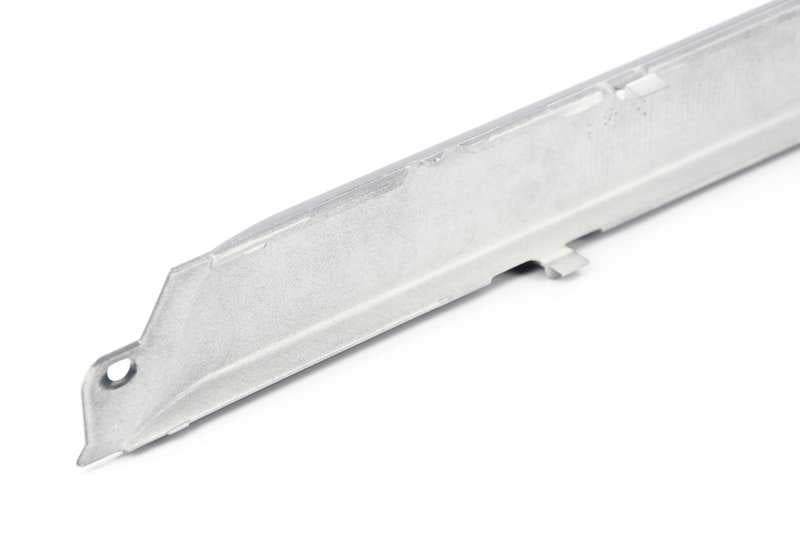 Moldura trasera izquierda imprimada OEM 51127005881 para BMW E39. Original BMW.