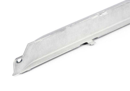Moldura trasera izquierda imprimada OEM 51127005881 para BMW E39. Original BMW.