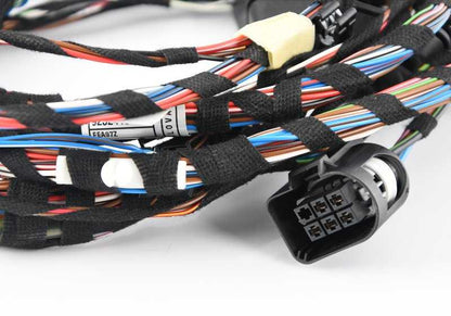 Cableado de puerta lado conductor OEM 61129232415 para BMW Z4 E89 (sDrive18i, sDrive20i, sDrive23i). Modelos compatibles: LL11, LL12, LL21, LL22, LL31, LL32, LL41, LL42, LM31, LM32. Original BMW.