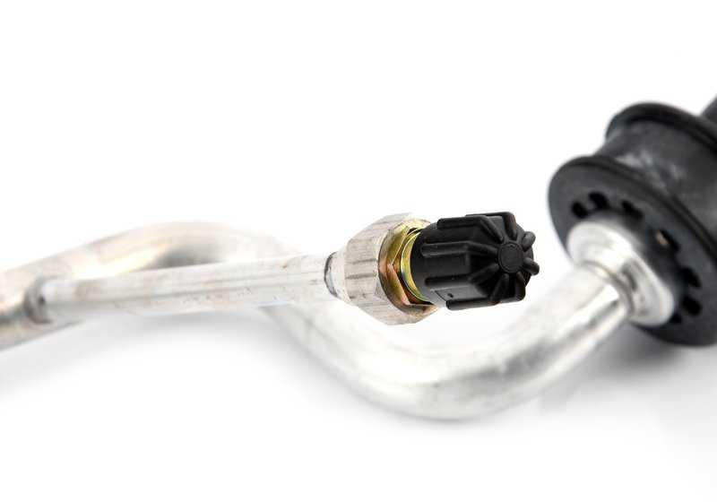 Evaporator aspiration tube to compressor OEM 64532228431 for BMW Z3 E36 m3.2 (CK91, CK92, CM91, CM92). Compatible with models made between 1997 and 2000. Original BMW.