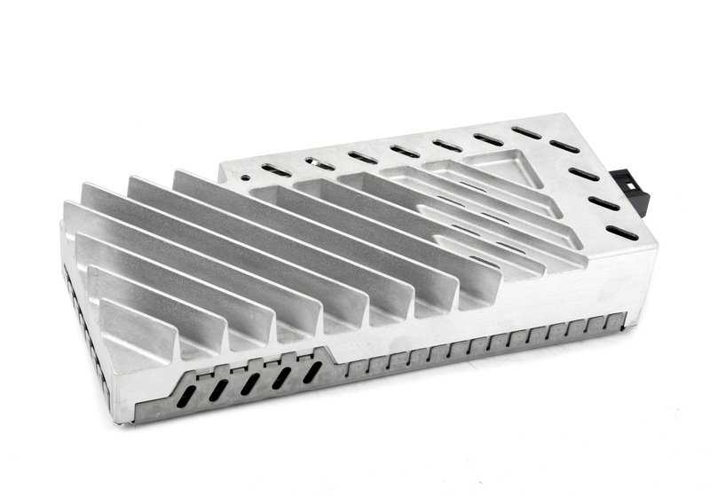 Amplificador Harman Kardon OEM 65129393182 para BMW X3 F25, X4 F26, X5 F15, X6 F16. Sistema de sonido original BMW. Mejora la calidad de audio con este equipo original del fabricante.