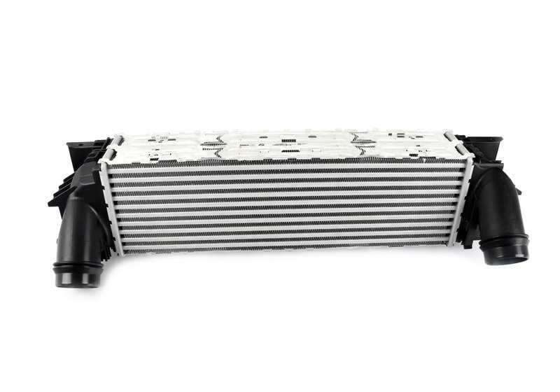 Intercooler OEM 17517593845 para BMW F25 y F26 (X3 xDrive35i, X4 xDrive35i, X4 M40i). Compatible con motores N55. Original BMW.