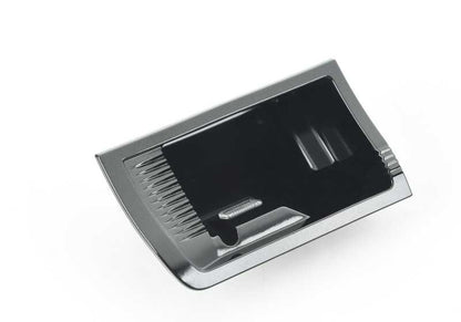 Inserto cenicero OEM 51169213654 para BMW F10 (518d, 520d) modelos 2013-2016. Accesorio original BMW para la consola central.