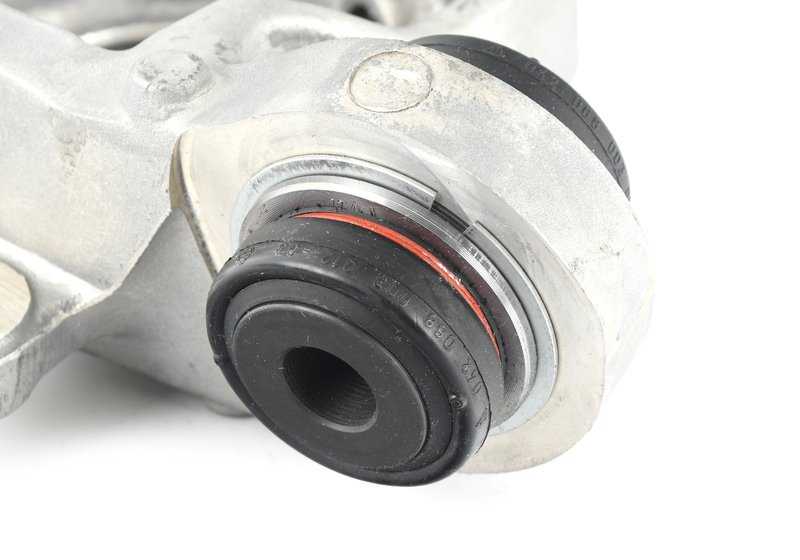 Porta ruedas trasero izquierdo para BMW Serie 5 E39 (OEM 33321091335). Original BMW