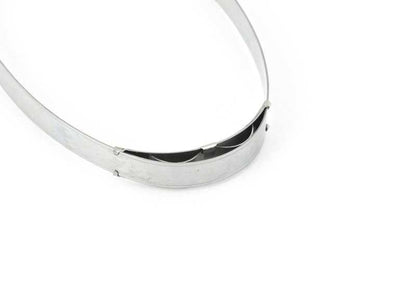 Hose clamp for BMW E82, E88, E90N, E91N, E92N, E93N, F10, F11, F01N, F02N, E84, E70N, F15, E71, F16 (OEM 13717599289). Original BMW.